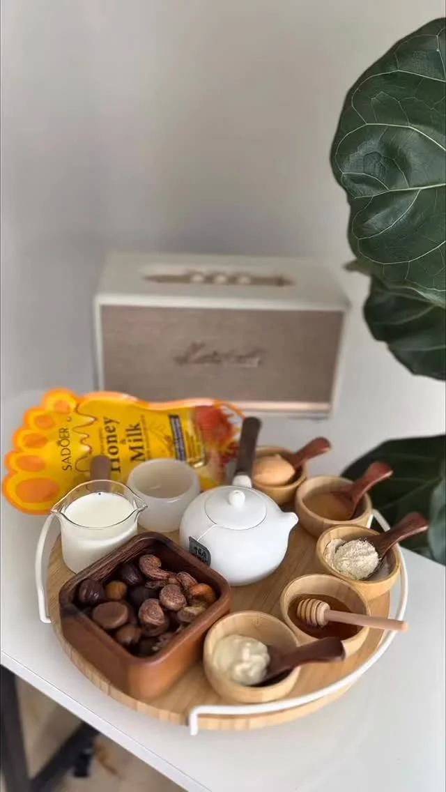 MILK & HONEY PREMIUM PEDICURE IS READY TO ENQUIRE!
Step into softness with our Milk & Honey Pedicure Package 🥛🍯✨
From tired feet to total bliss, this treatment deeply nourishes, exfoliates, and hydrates for the ultimate spa experience.
Pretty feet are always in season💛🧡🤍
Booking are now available via https://mnailsbar.com
🤙🏻0420 267 607
#richlifestyle #pedicure #milkandhoneypedicure🍯 #selfcare #relax