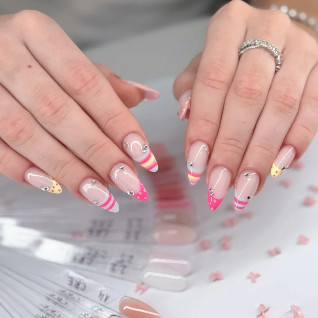 Spring is on the wayyy! 
Sweet, playful, and just the right amount of sparkle 💗✨
Candy-coloured French tips with tiny silver details — because your nails deserve to have a little fun too🍬🌸
#NailInspo #PinkNails #FrenchTipNails #NailArt #CuteNails SydneyNails MNailBar